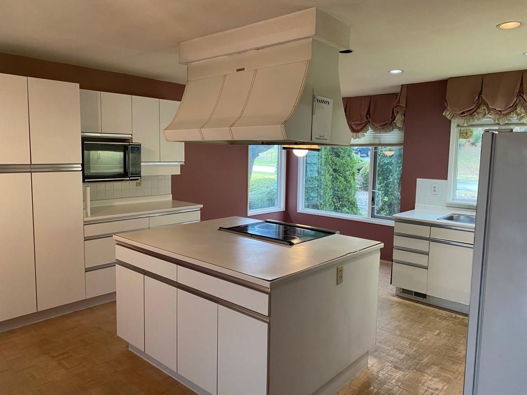 listing image 1104097454239360629