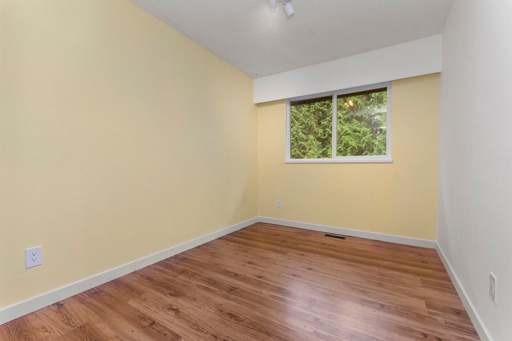 listing image 1108865020813404924