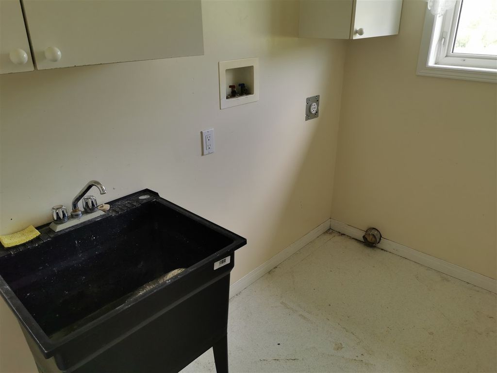 listing image 1104942120361151077