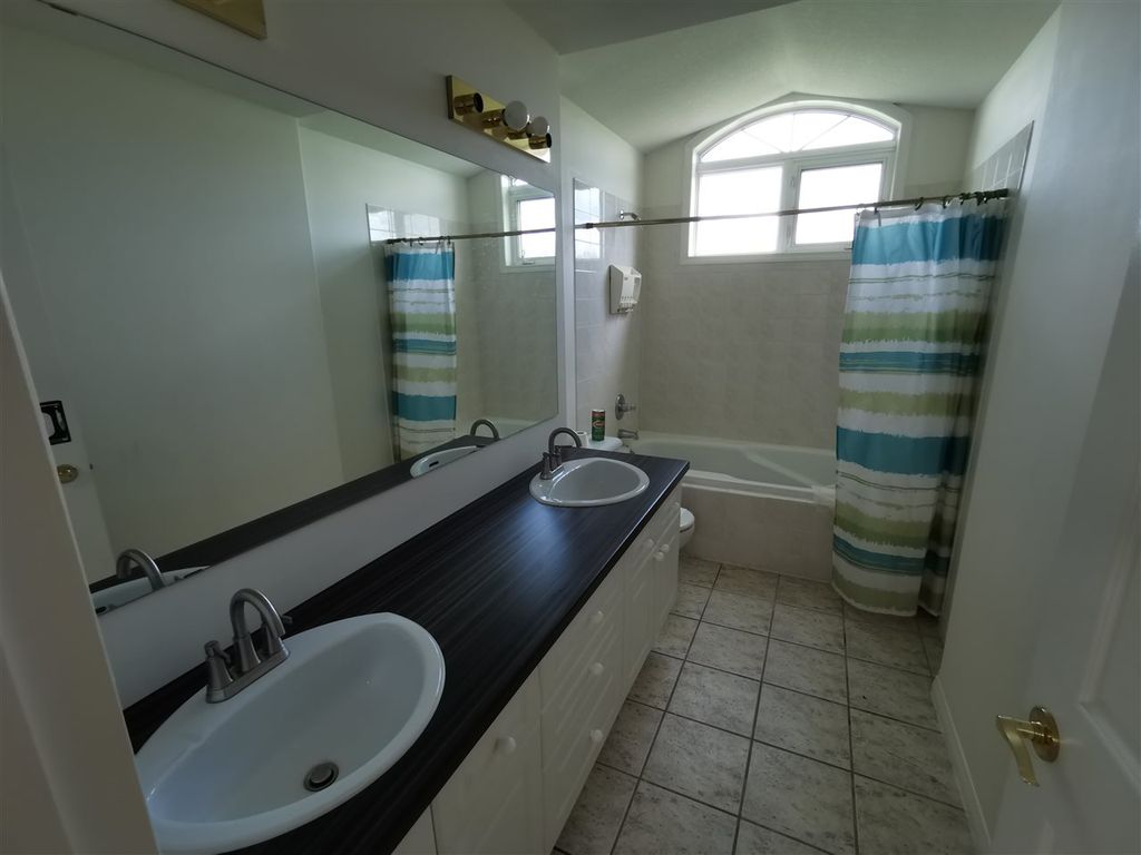listing image 1109649384596435502