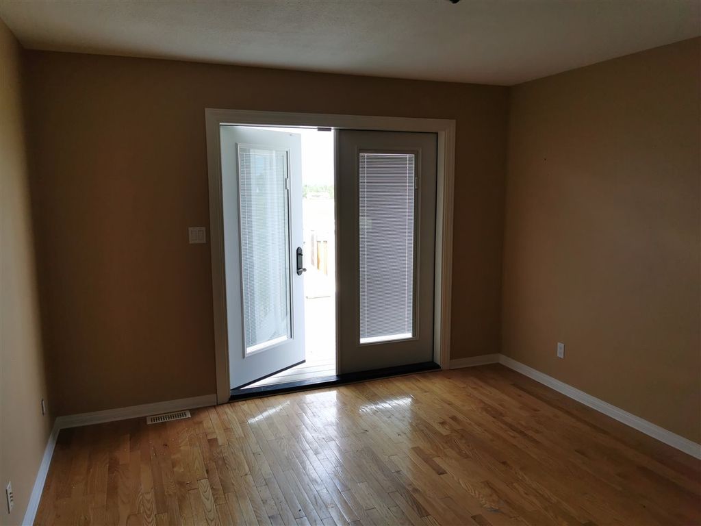 listing image 1106759381677989558