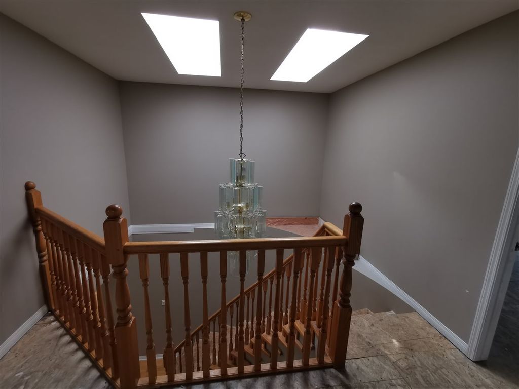 listing image 1107129634187186177