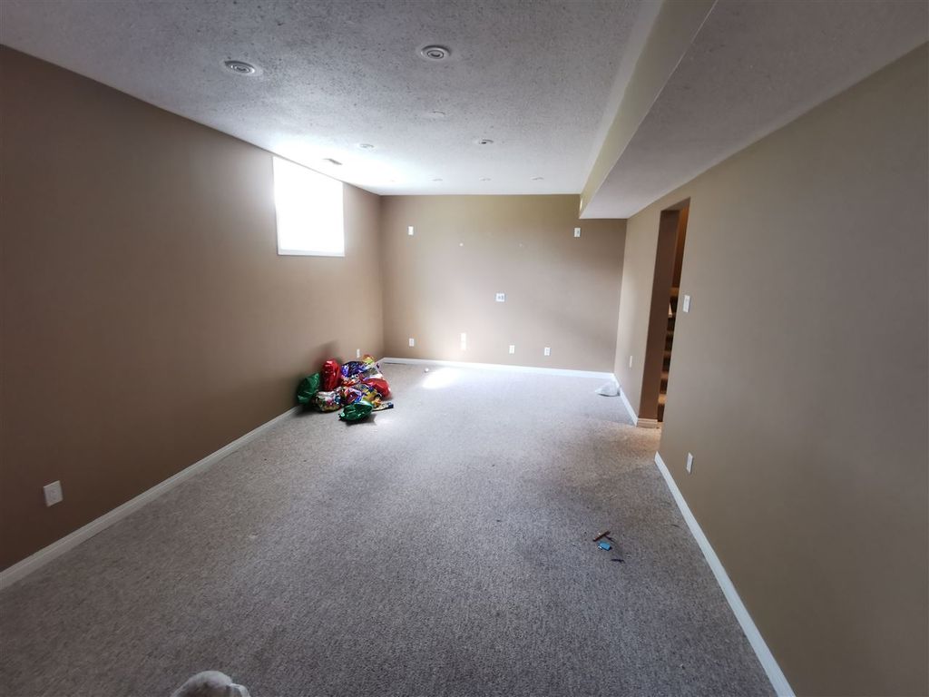 listing image 1109983366865564574