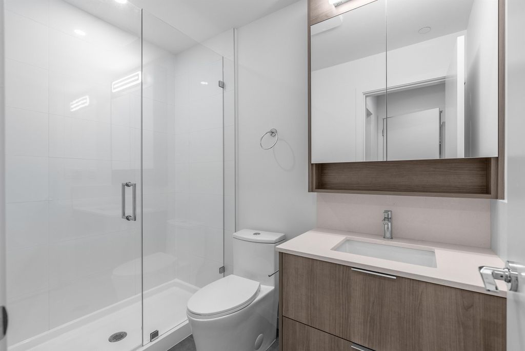 listing image 1102823147046242747