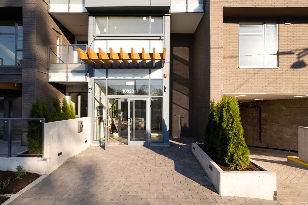 listing image 1109499275577756716
