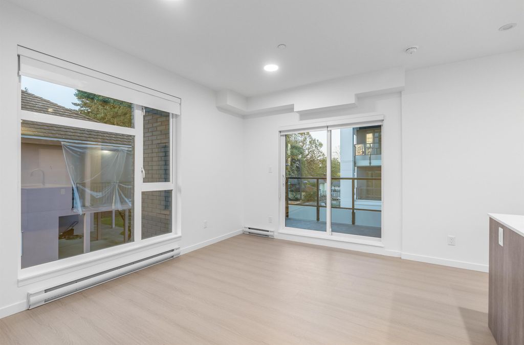 listing image 1104287220648900897