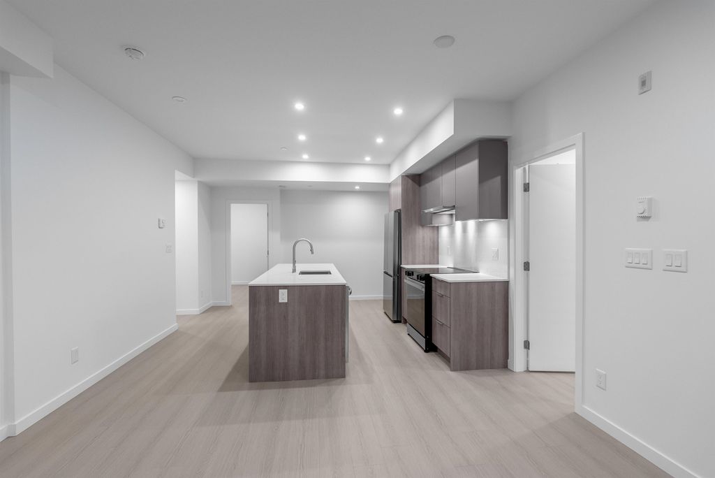 listing image 1102142882865648383