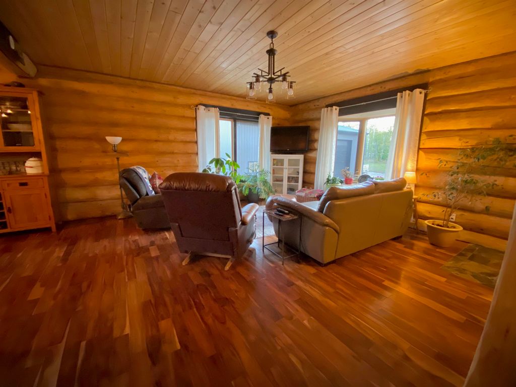 listing image 1101380671722643926
