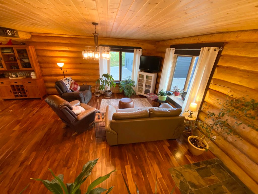 listing image 1105477614498960321