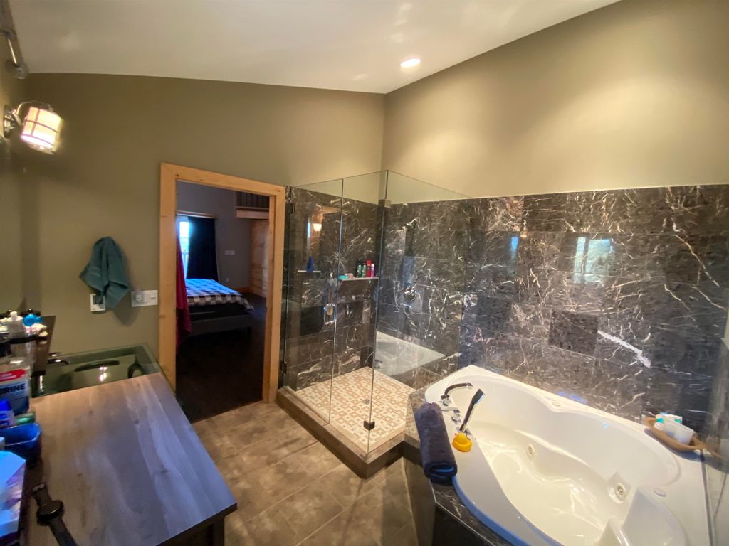 listing image 1107487953432110865