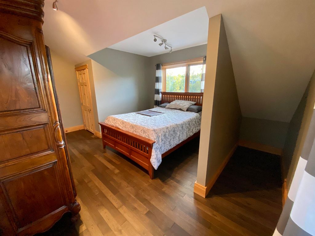 listing image 1108523389313291255