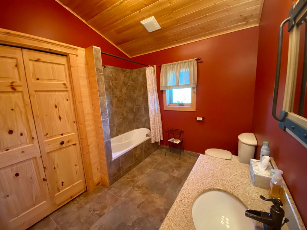 listing image 1101277424288783865