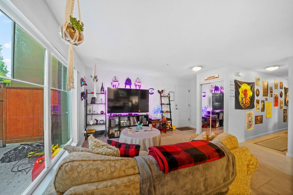 listing image 1106700478569641734