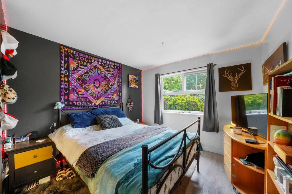 listing image 1109022850916448956