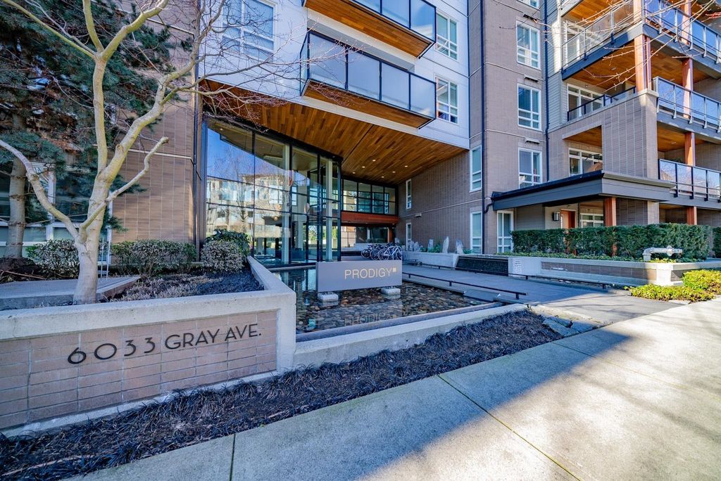 listing image 1107147741314999936