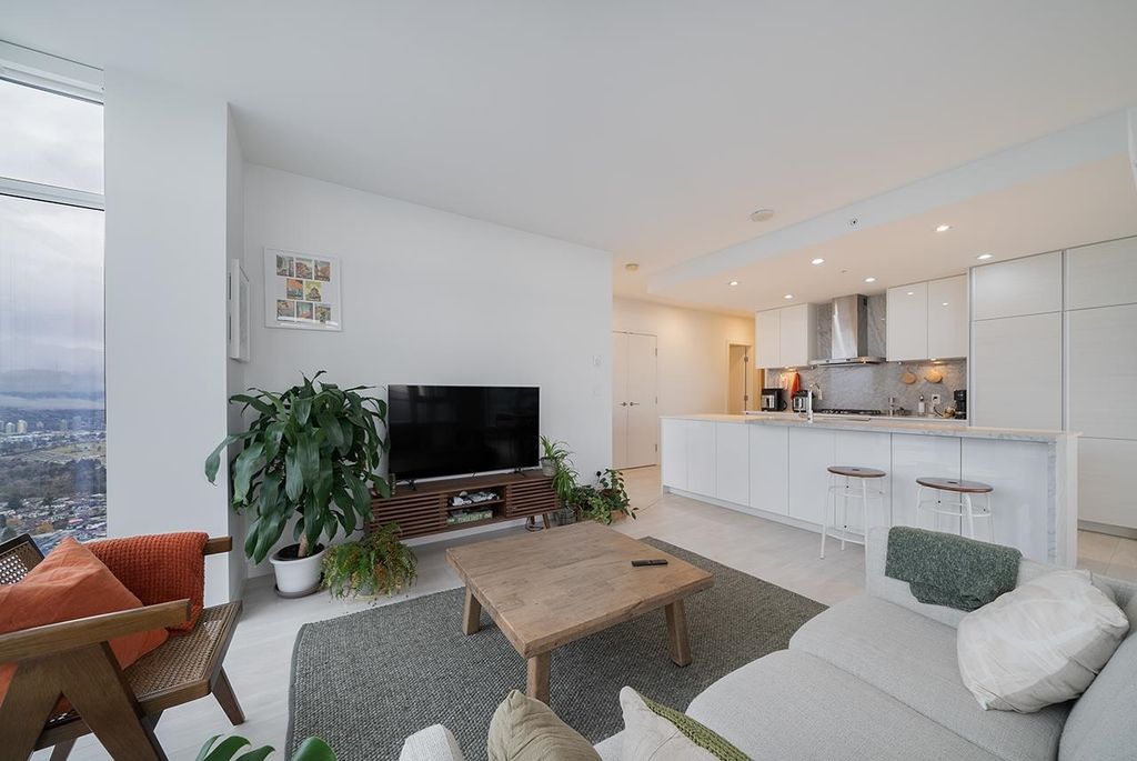 listing image 1102012783814071998