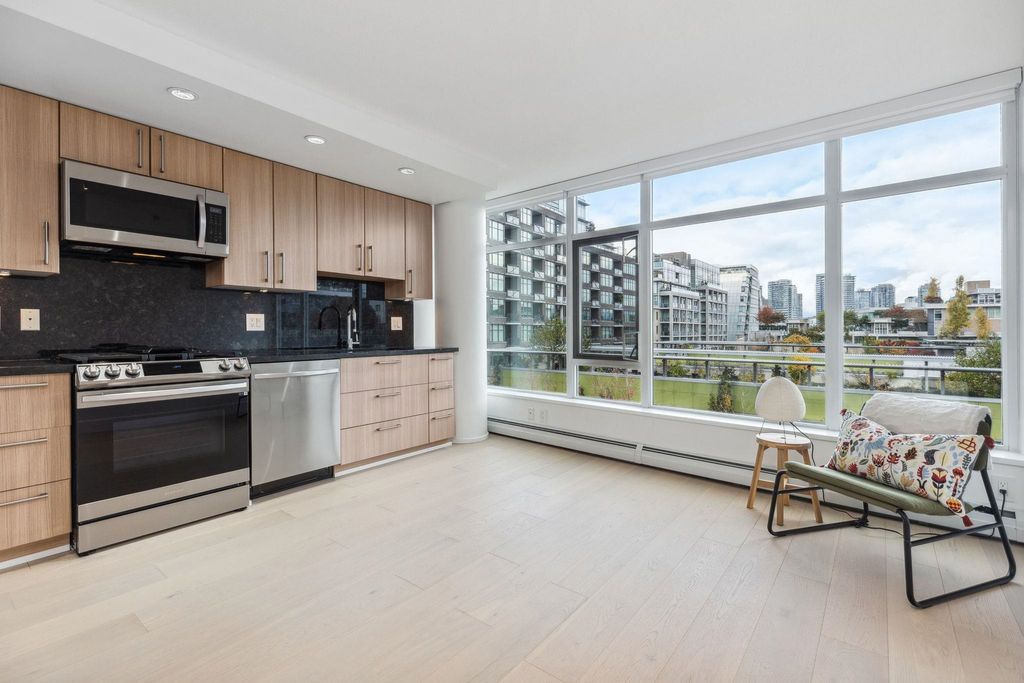 listing image 1109761328373116863