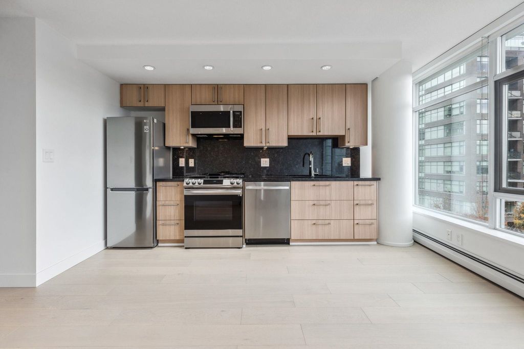 listing image 1109232283061662763