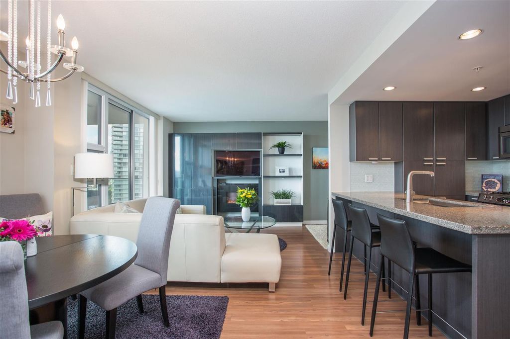 listing image 1105393475052868584