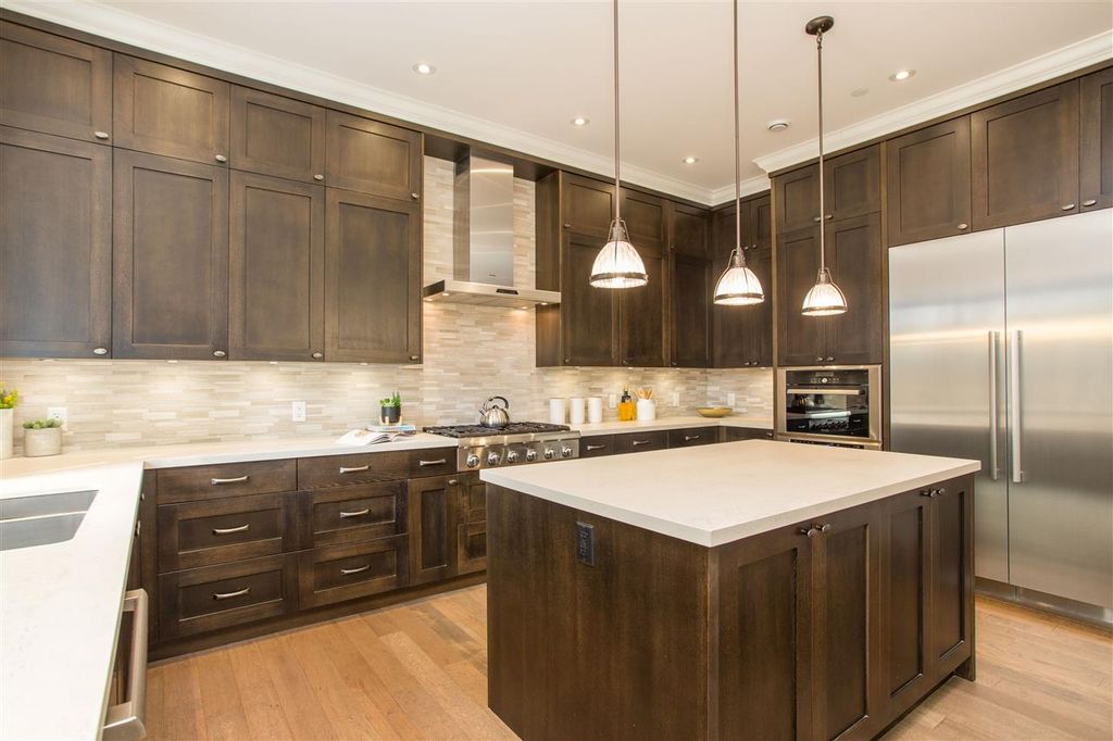 listing image 1109853603141468131