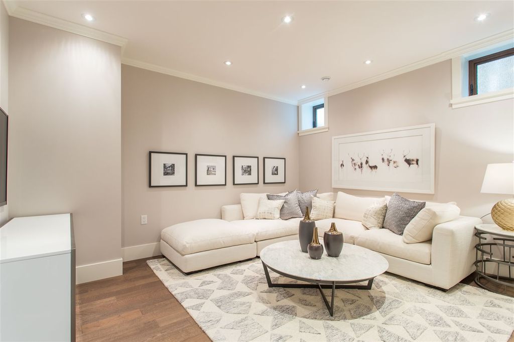 listing image 1105278831957466811