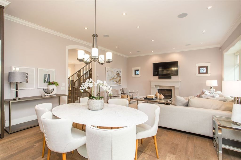 listing image 1105323828765484154