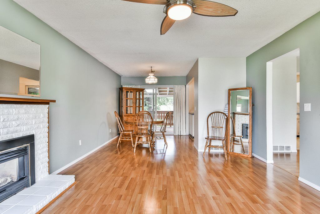 listing image 1104215375293824113