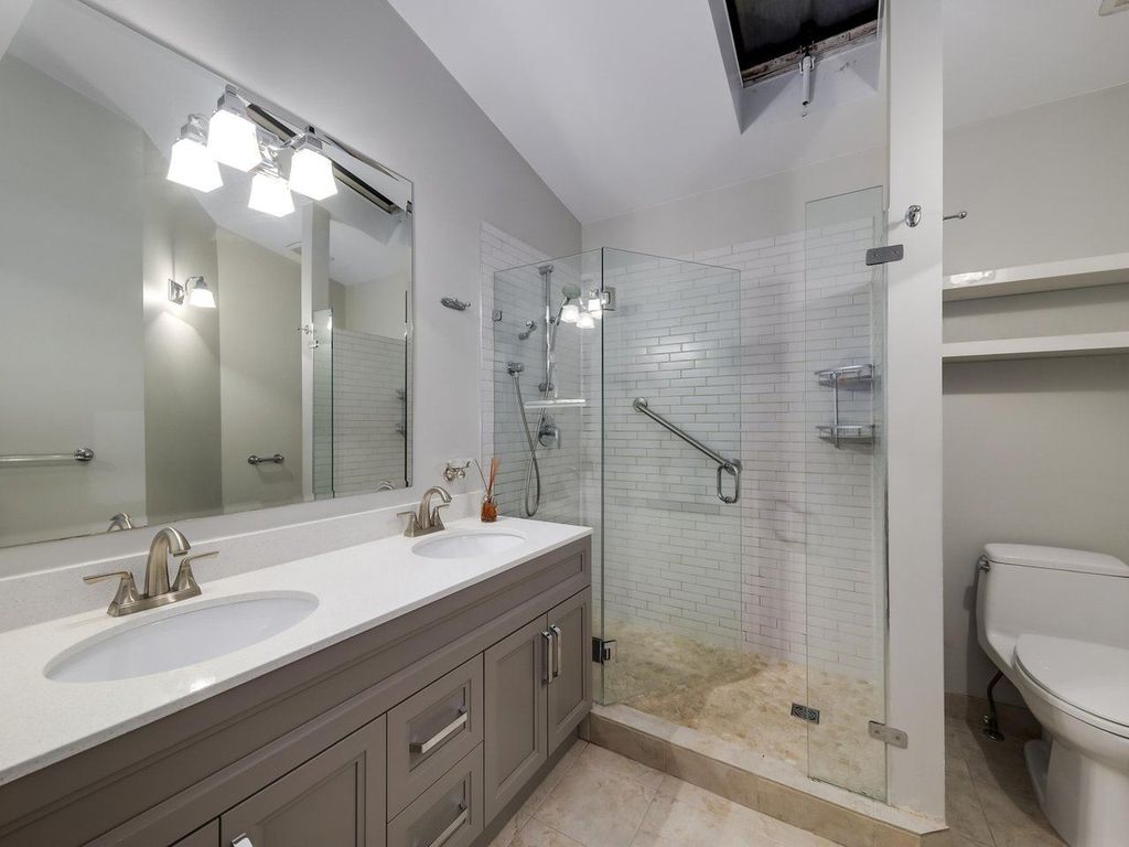 listing image 1101803497174611934