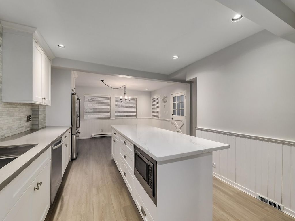 listing image 1100594955413300801