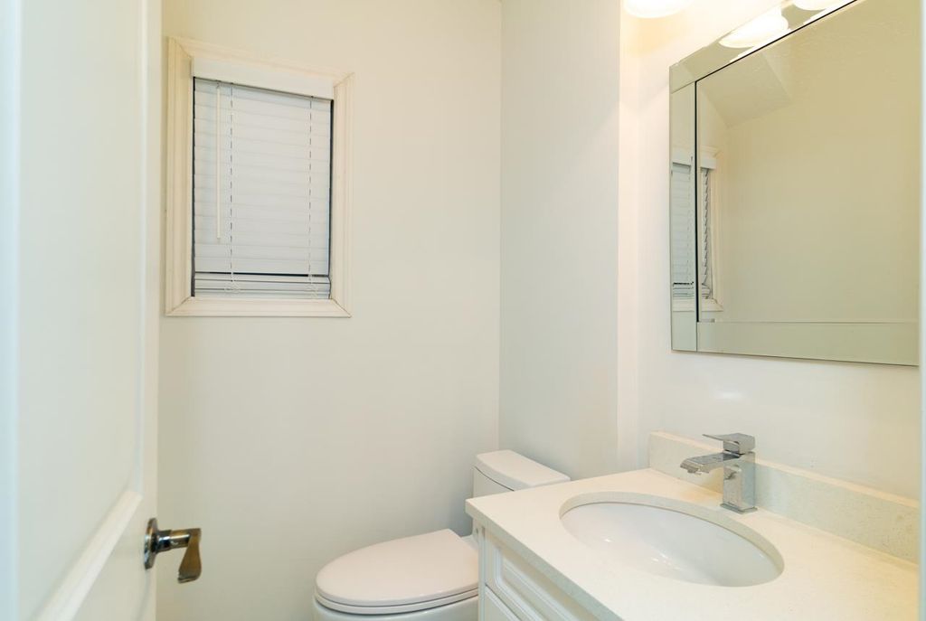 listing image 1106494204399712265