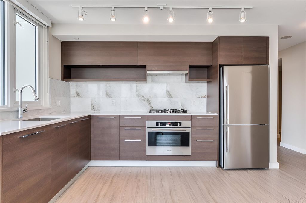 listing image 1105778755893968188