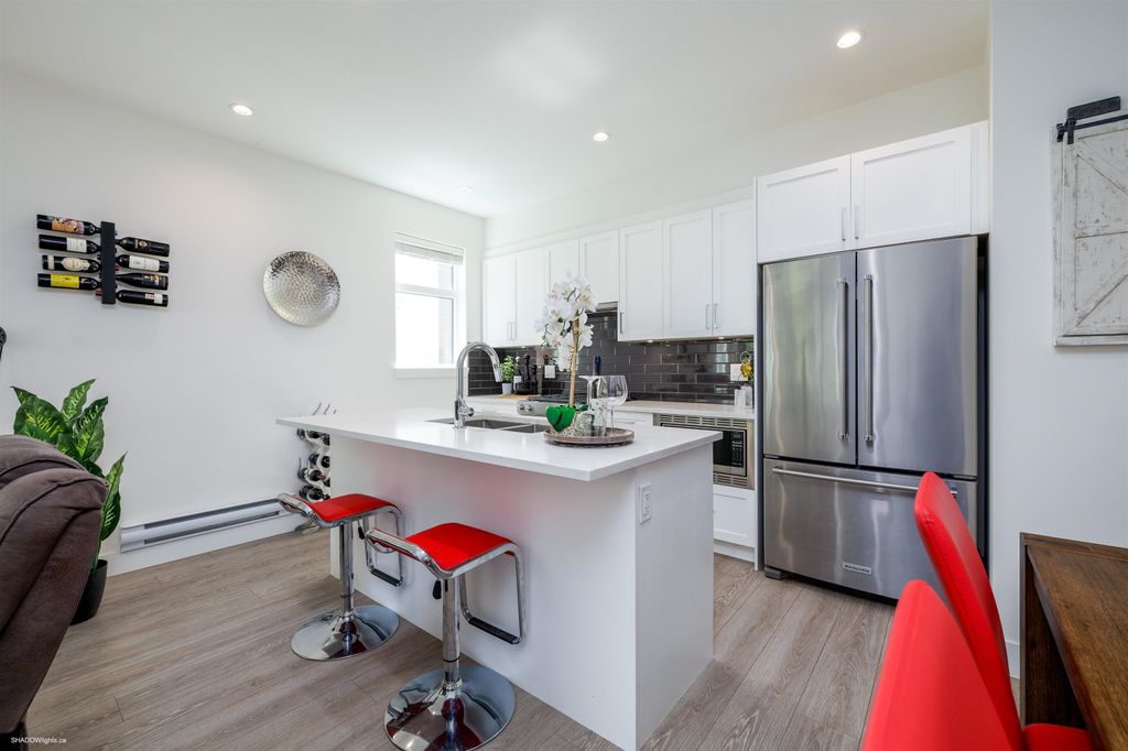 listing image 1102717411329108286