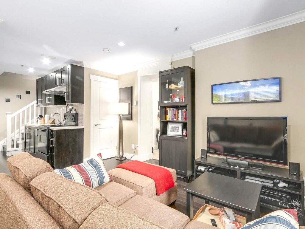 listing image 1109787560839779959