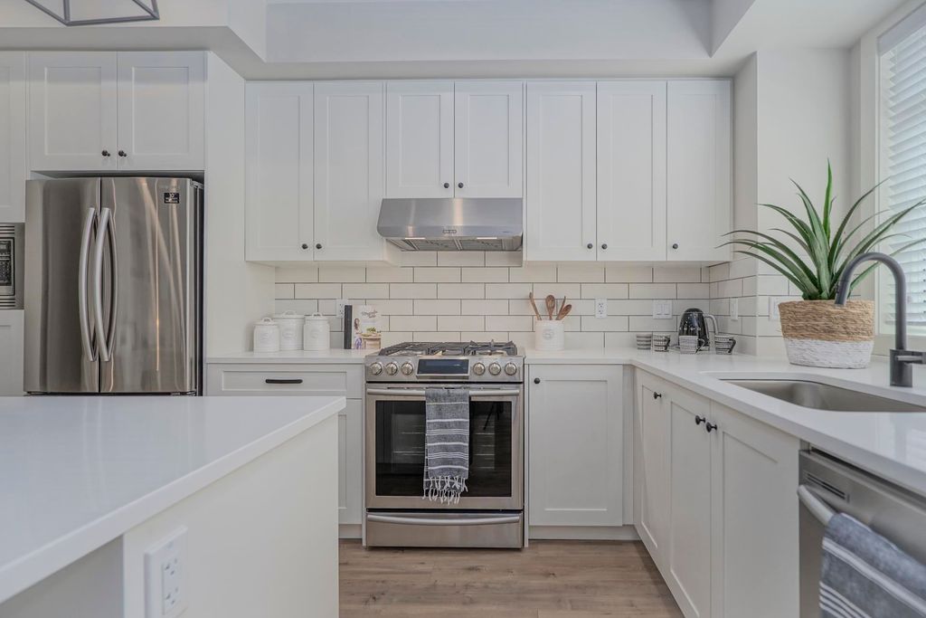 listing image 1102574687973222480