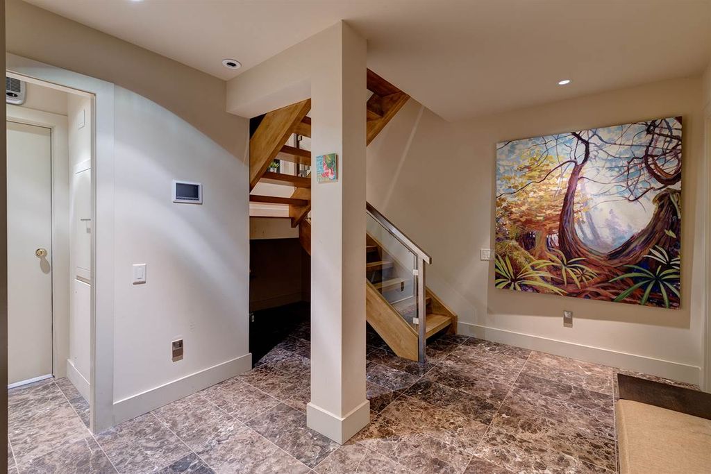 listing image 1106689038436118674