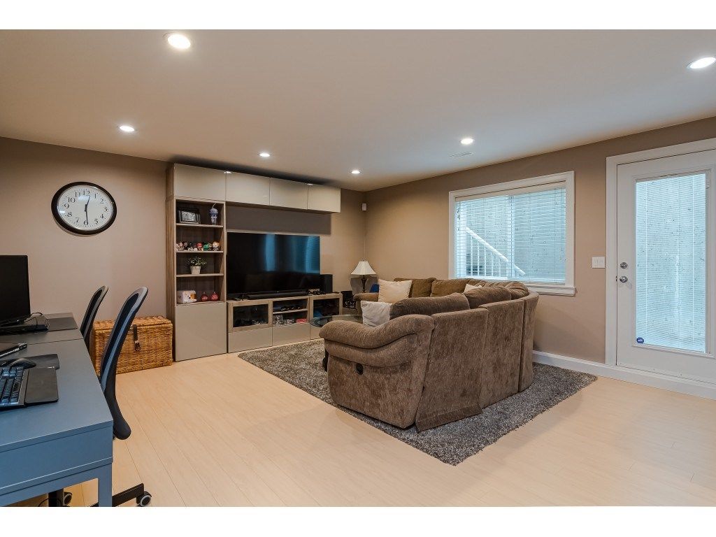 listing image 1101472600873951074