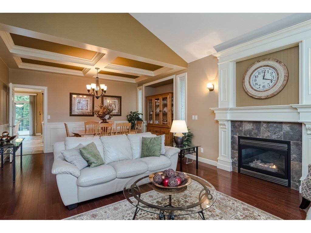 listing image 1100661960907439333