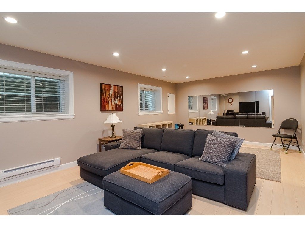 listing image 1102344944904337509