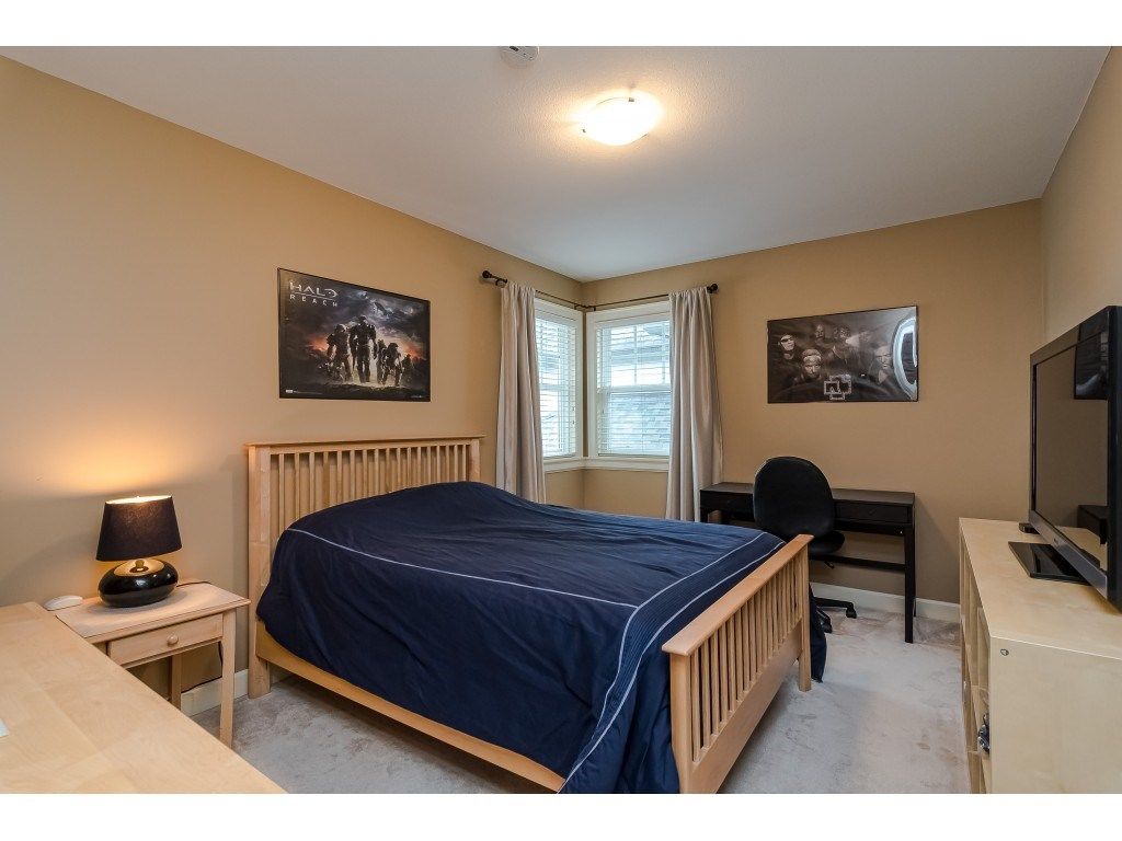 listing image 1102280055686216125