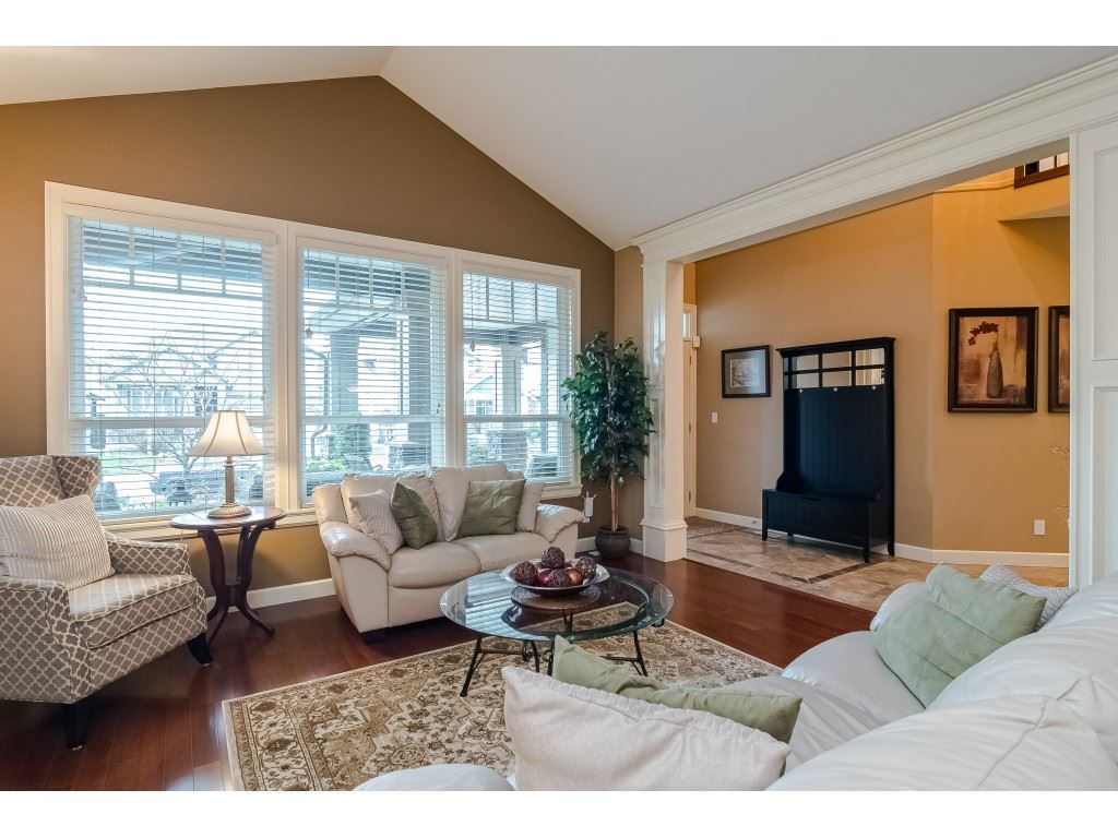 listing image 1106614559894784815