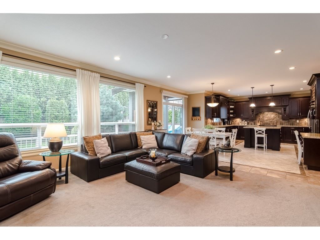 listing image 1109129034389592061