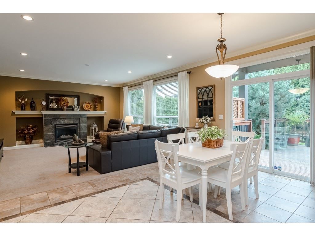 listing image 1102160099271111124