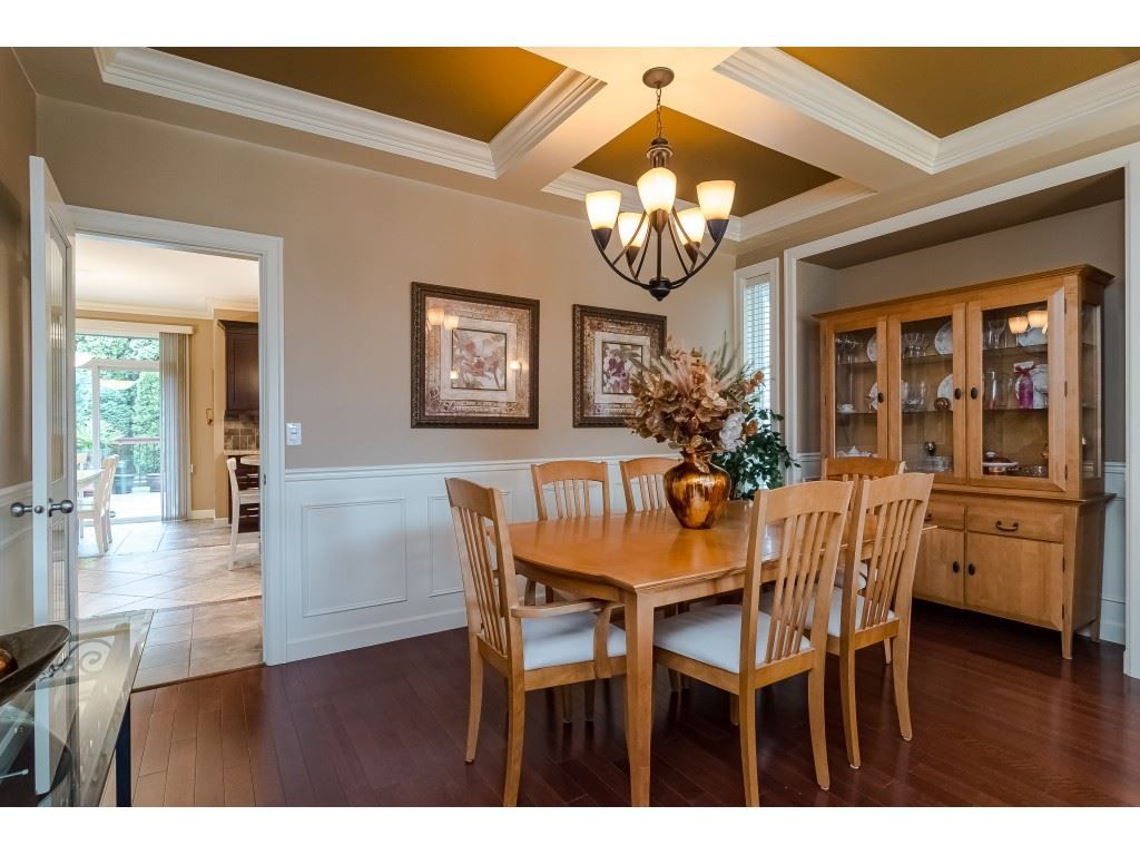 listing image 1104830512891672070