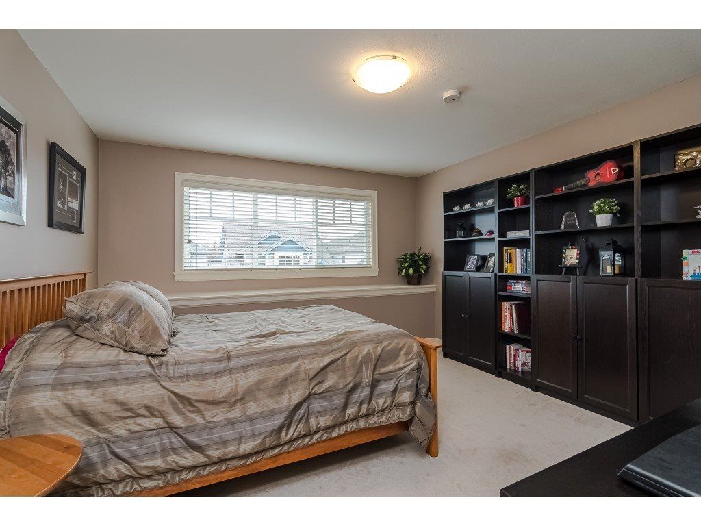 listing image 1101683892736197511