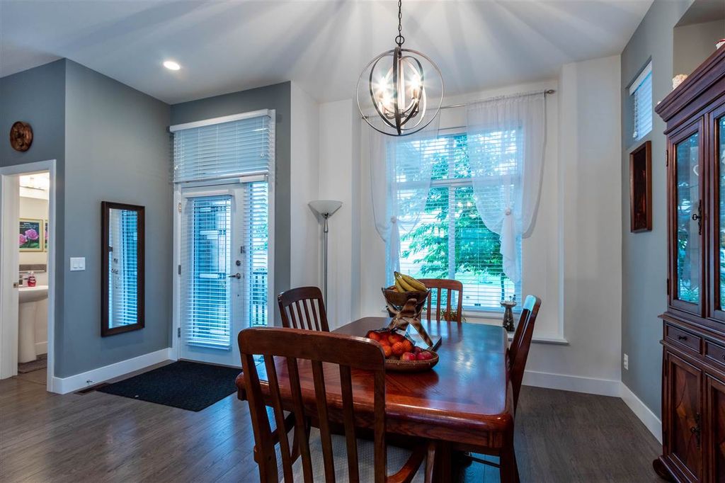 listing image 1109692211232268247