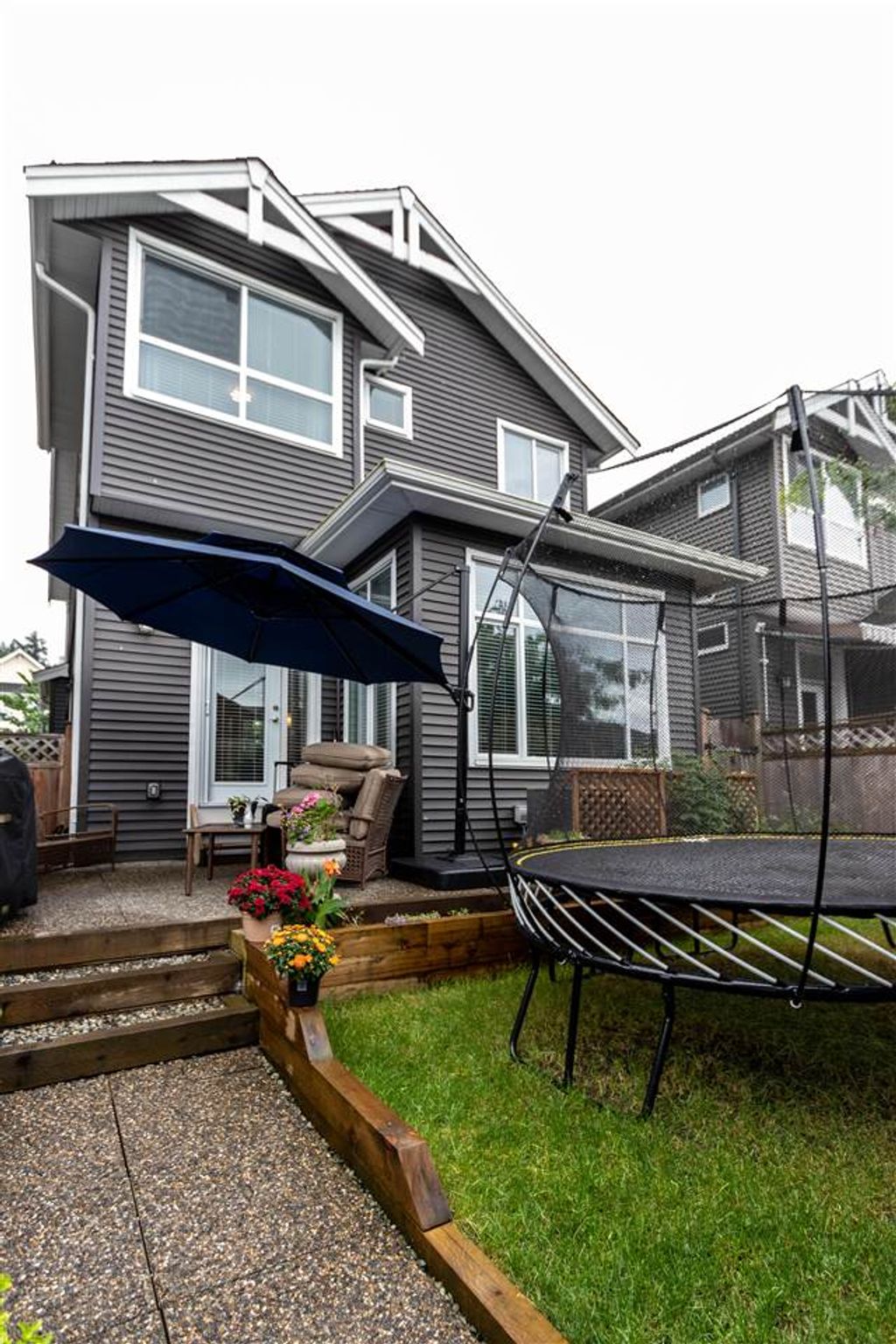 listing image 1109811758533793944