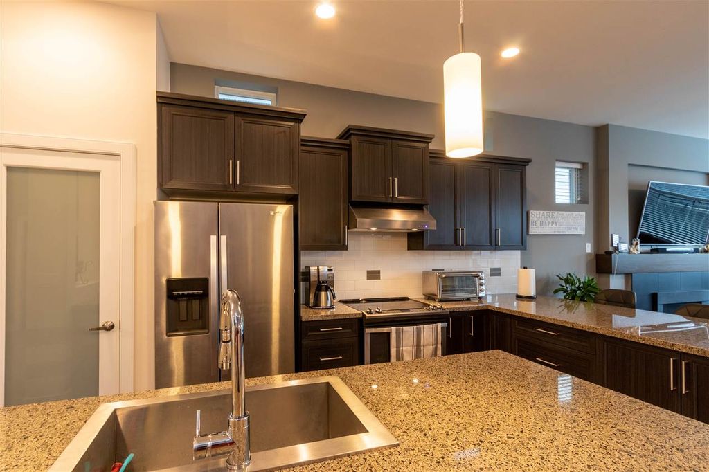 listing image 1107523536015099358