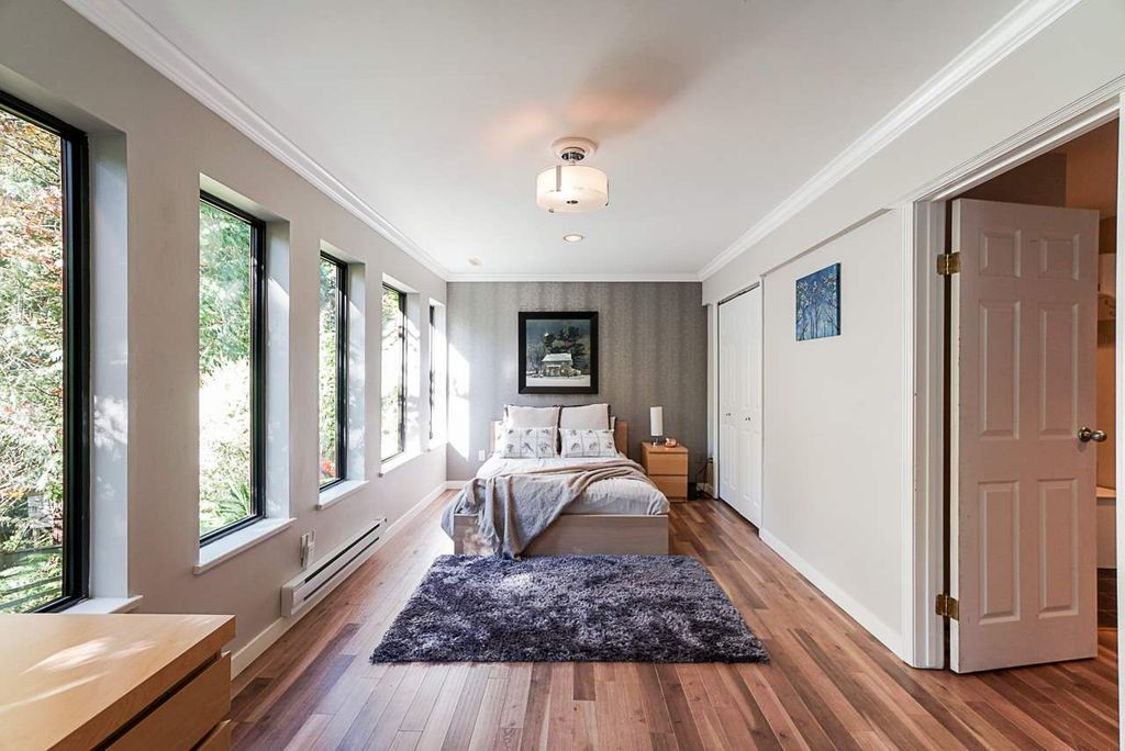listing image 1106267524328651974