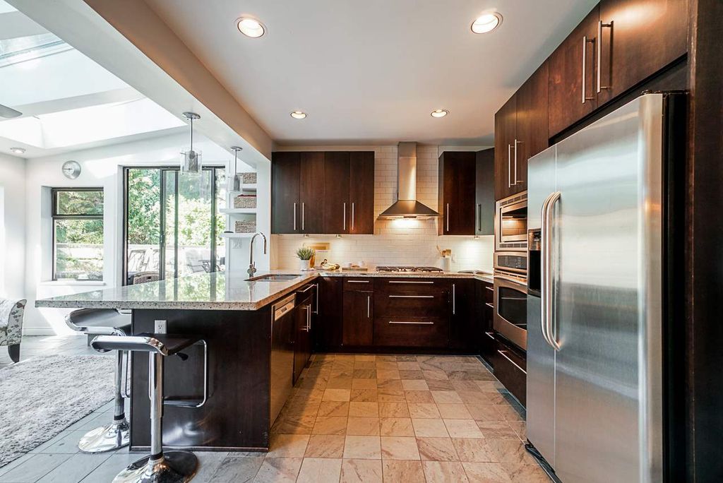 listing image 1104602241700201990