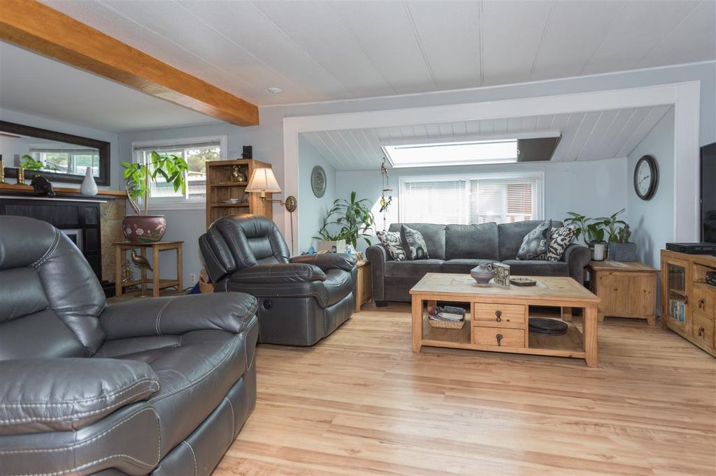 listing image 1105541356247454589